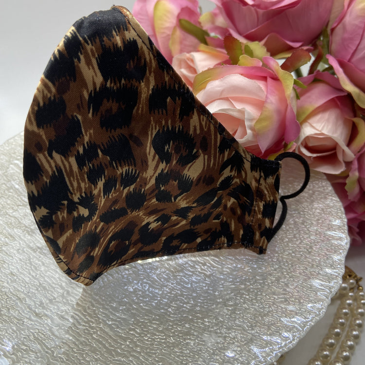 Leopard print satin mask